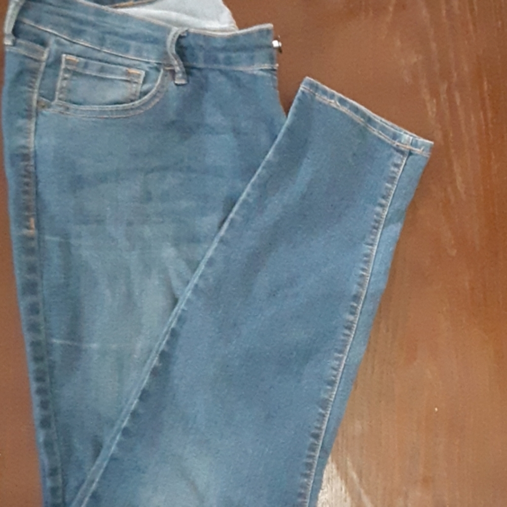 Jeans - Picture 2 of 4